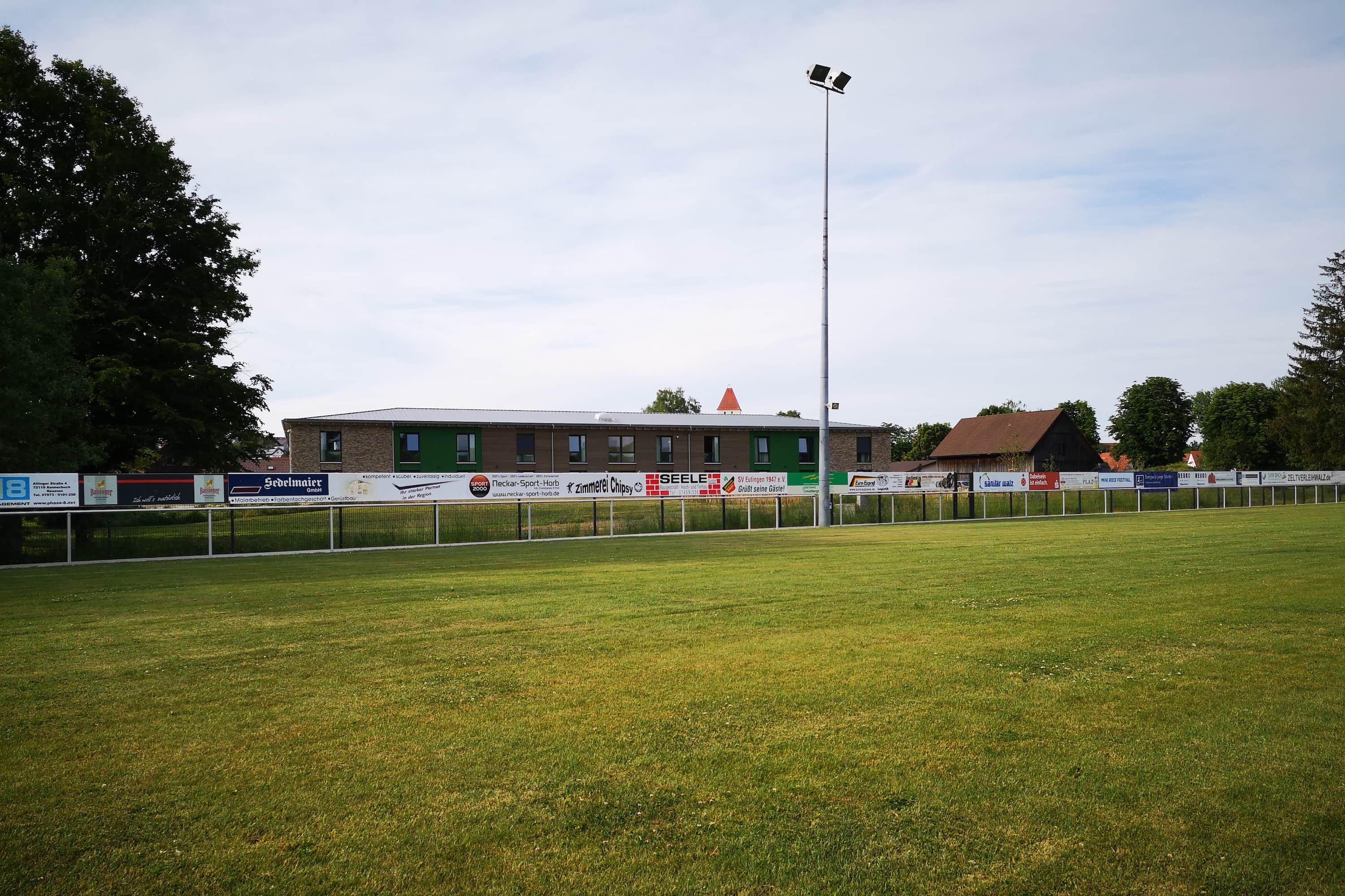 fussballfeld auf dem gespielt wird